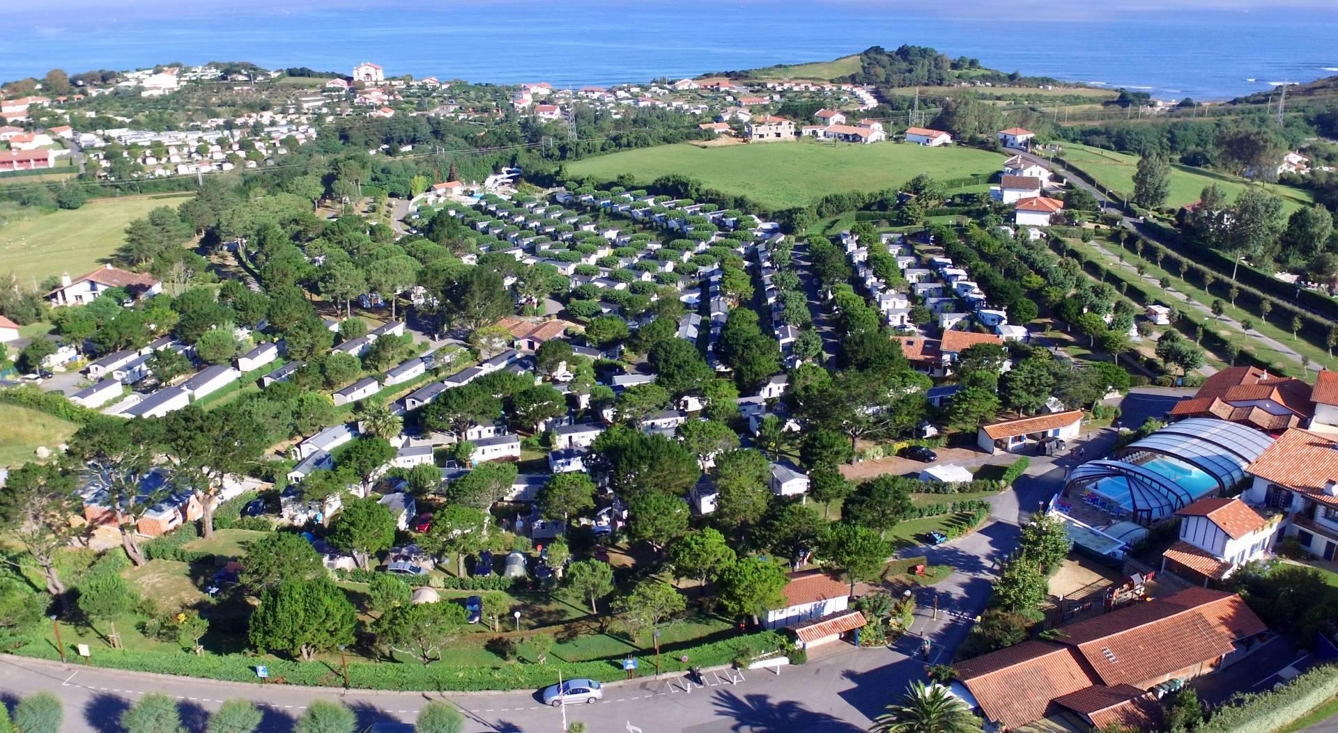 Quels sont les avantages d&rsquo;un séjour au camping la Ferme Erromardie ?