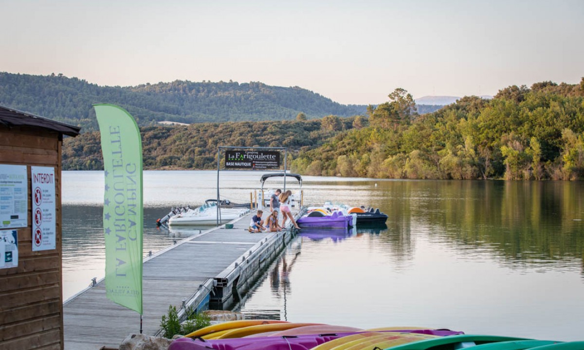 Le camping Lac de Sainte Croix La Farigoulette vous accueille pour des vacances les pieds dans l&rsquo;eau…