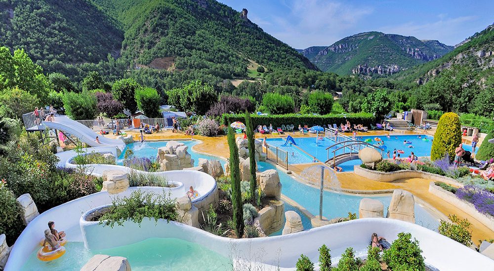 Quels sont les avantages de prendre une location dans un camping luxe sur en Aveyron